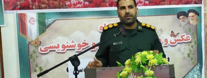 هنرمندان باید حقایق ارزشمند دفاع مقدس را با زبان هنر به جامعه معرفی کنند