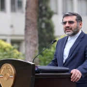 در تولید چادر مشکی در کشور باید خودکفا شویم + فیلم