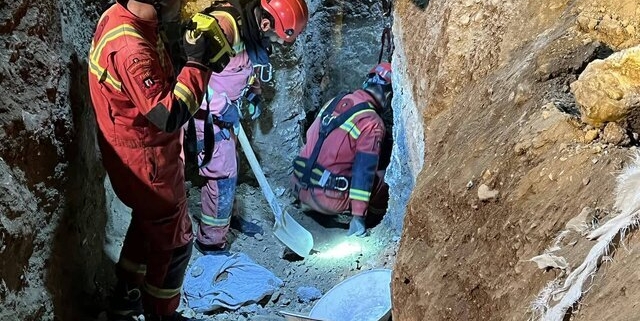 ریزش مرگبار چاه بر سرکارگر در غرب تهران/ عکس
